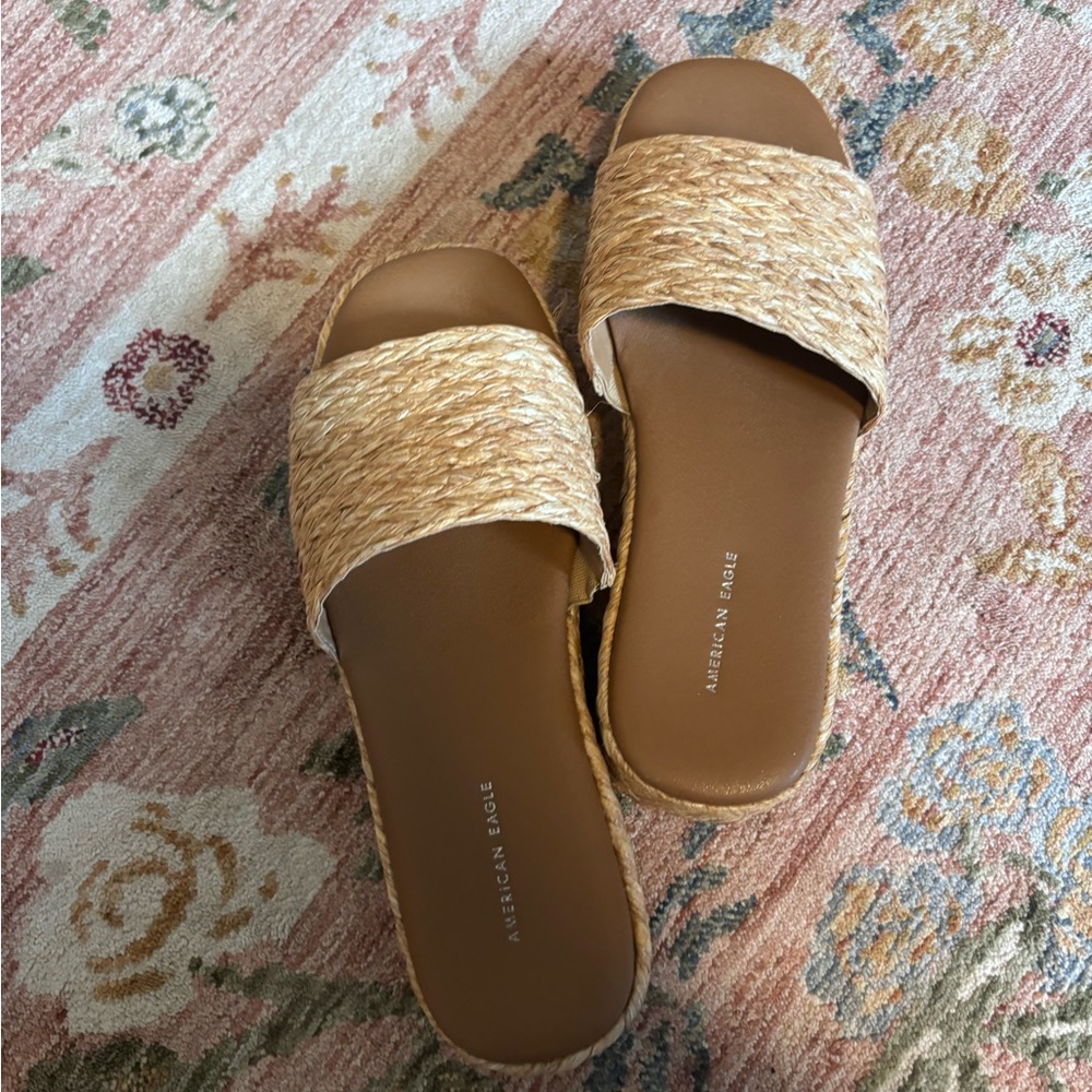 American eagle raffia woven platform sandals 7.5